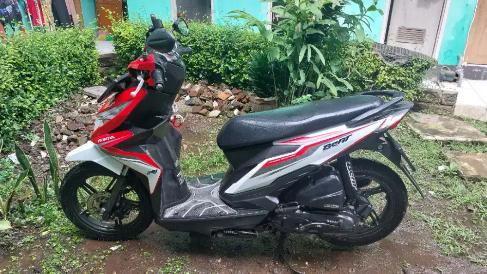 Jual santai Motor Beat Merah Tahun 2017 Normal
