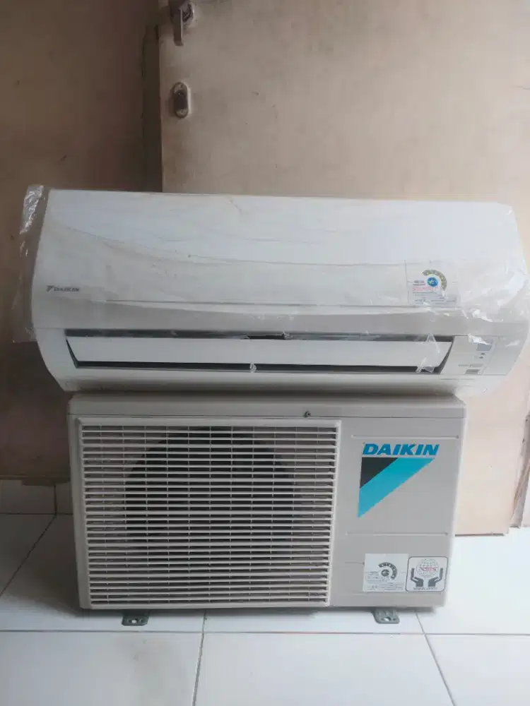 AC Daikin 1 pk Thailand r32 like new