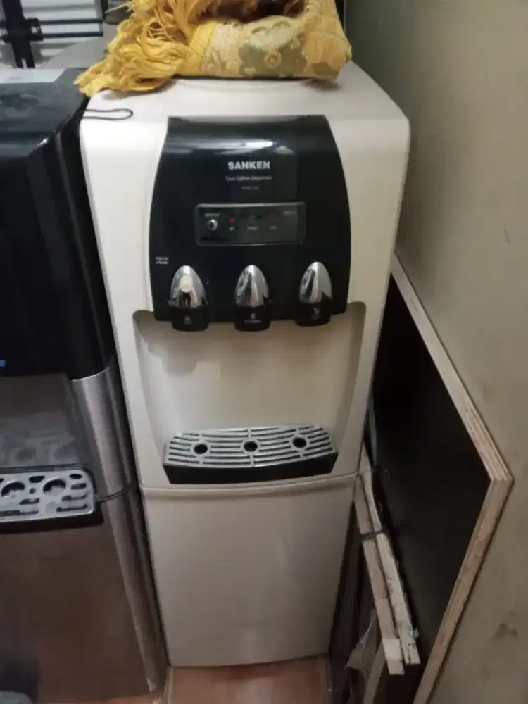 Jual dispenser merk sanken