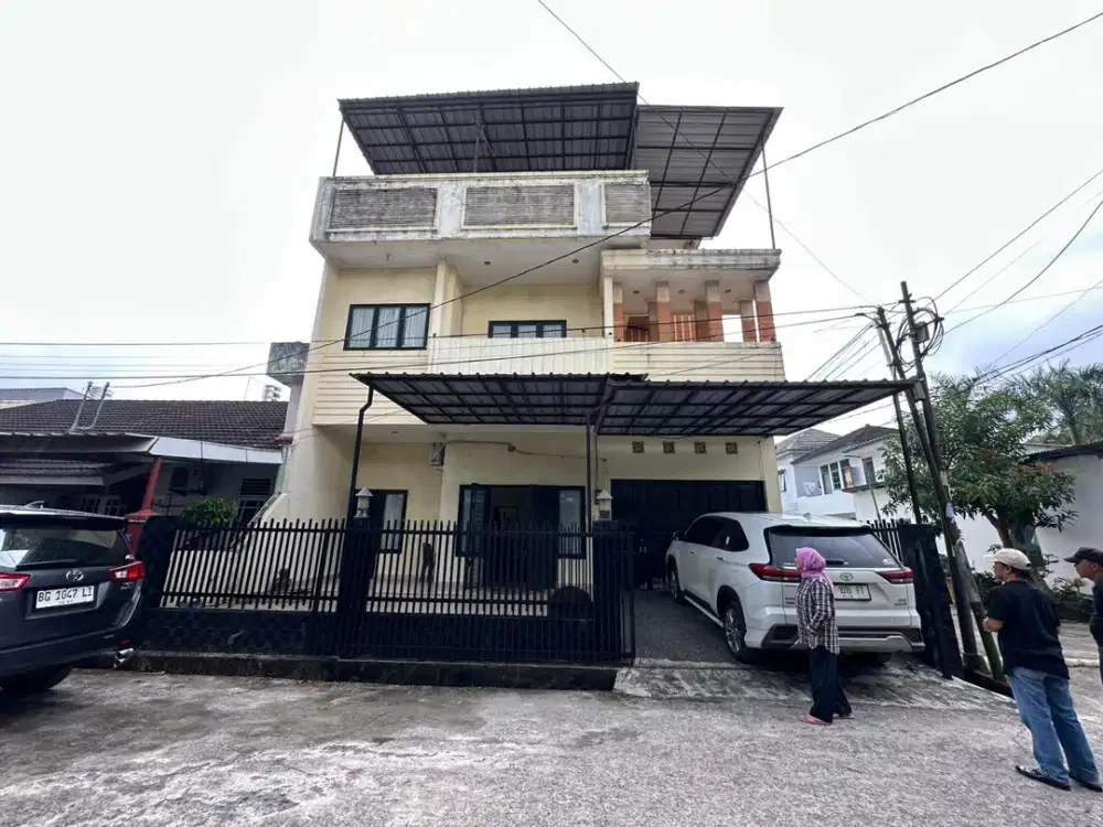 Dijual rumah 3 lantai komplek Kedamaian Permai Palembang