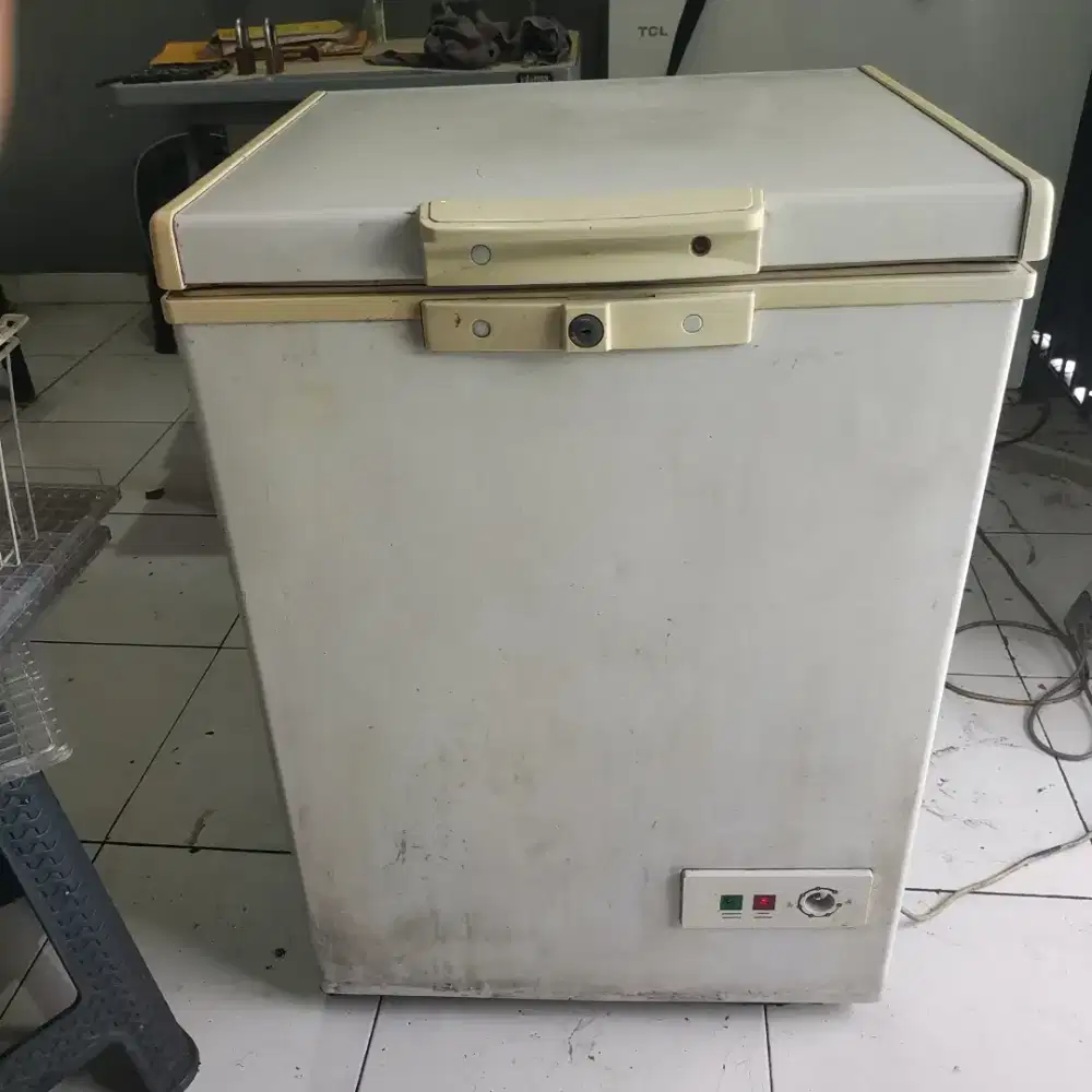 Freezer TCL siap pakai