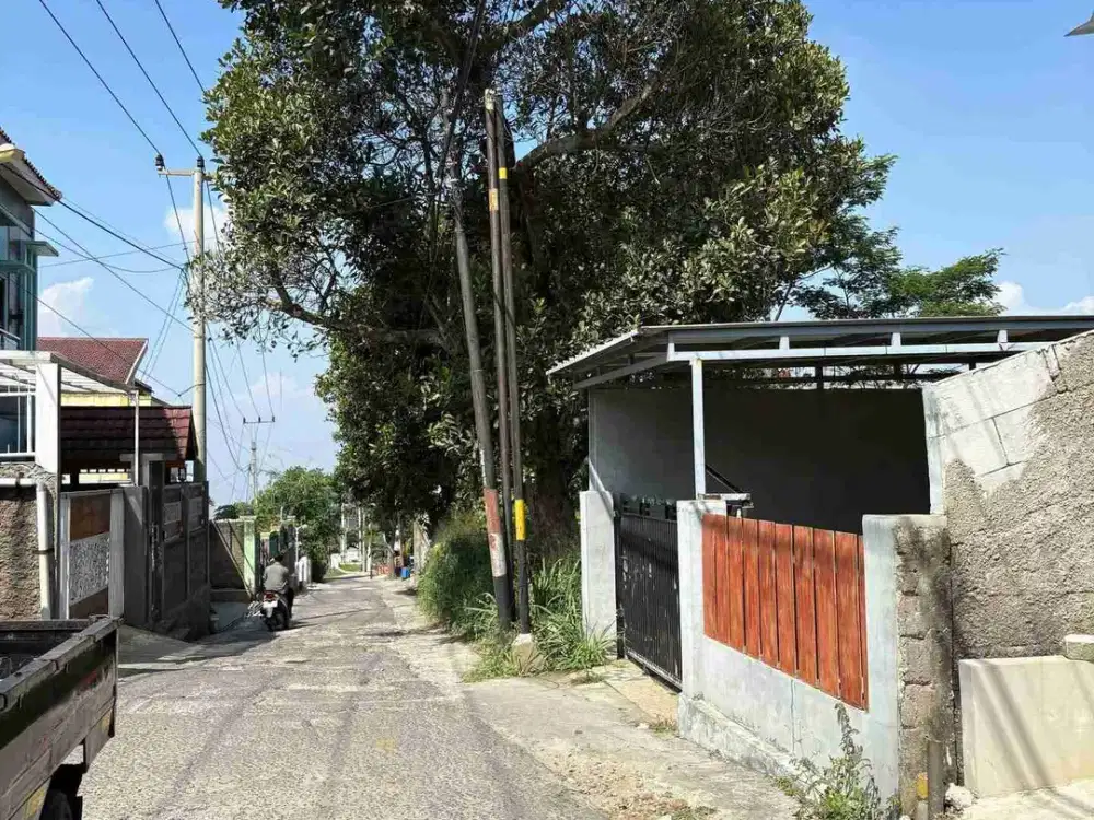 Ruko di jalur wisata dan di depan komplek perumahan