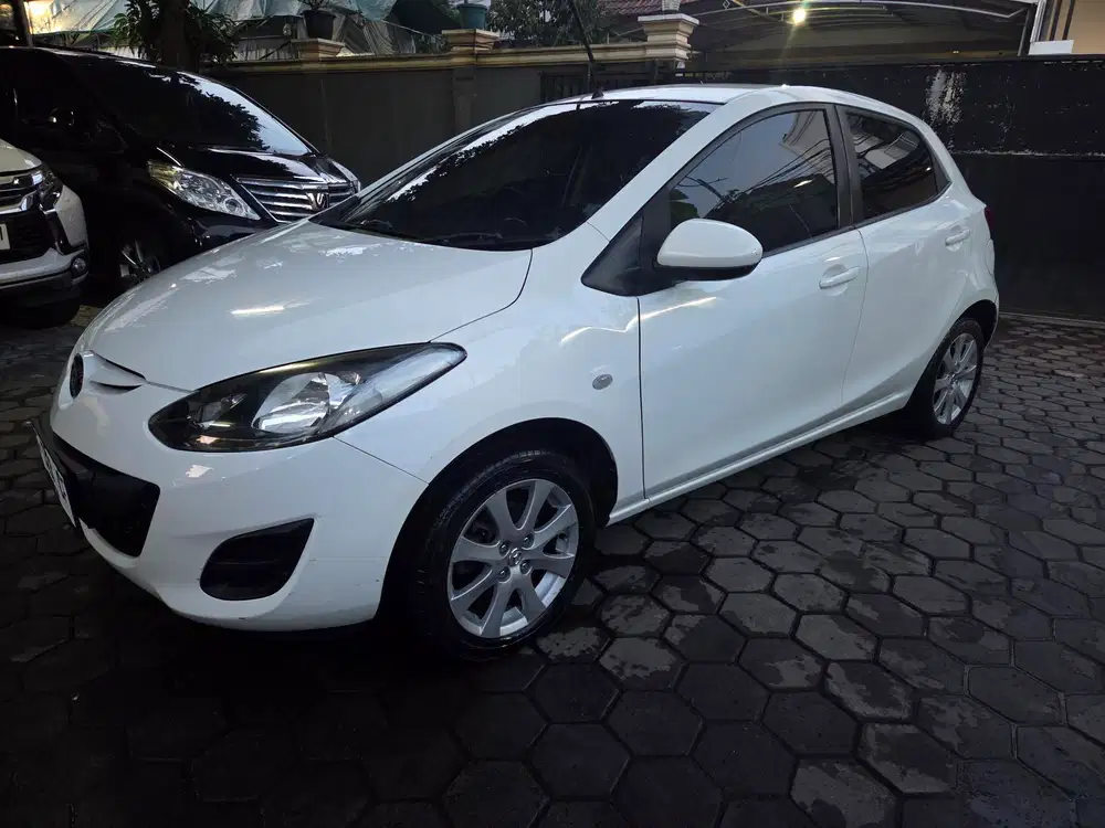 Mazda 2 2012 Bensin