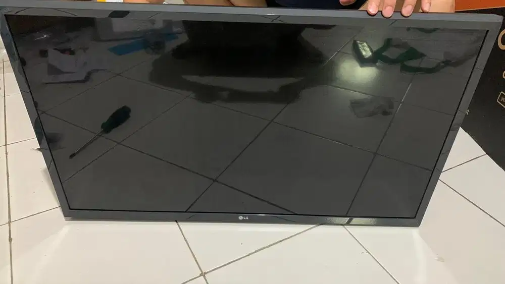 DIJUAL SMART TV LG 32inch