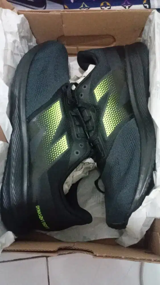 Sepatu NewBalance Ukuran 42, 27 Cm