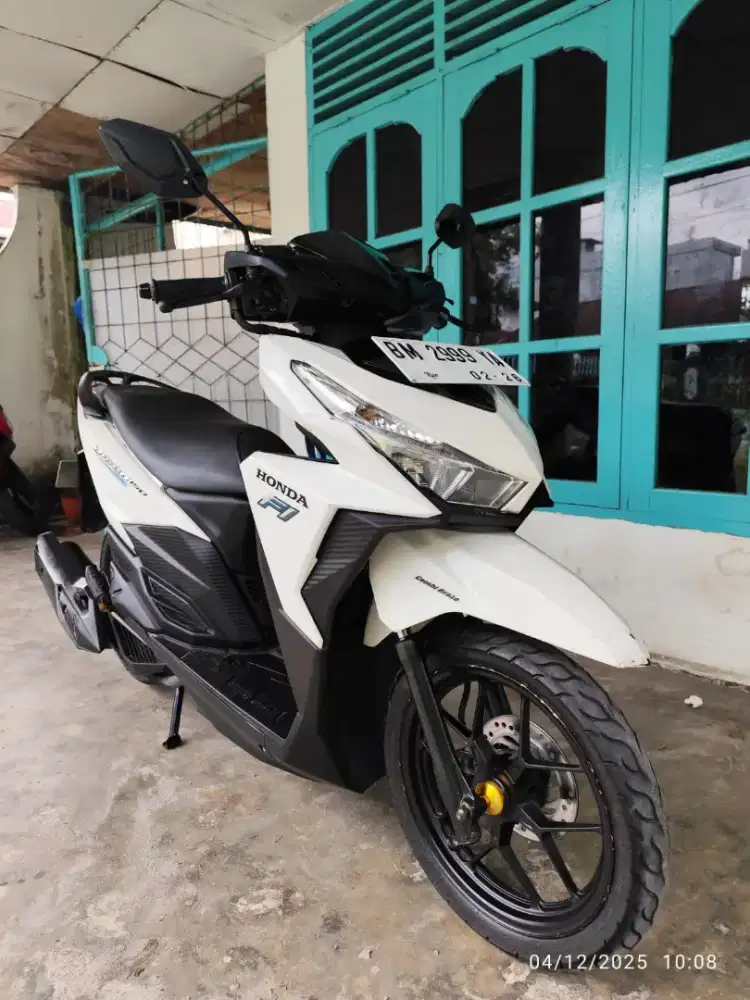 Si ganteng tampil yg lain mundur dulu