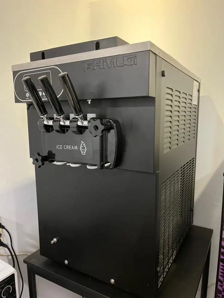 Mesin Es Krim Merek Shimugi