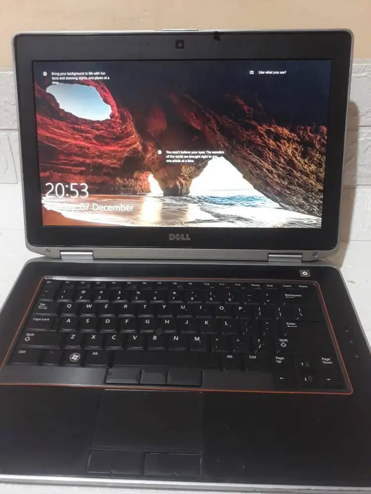 DELL LATITUDE E6420 CORE i5 Ram 8 + BONUSAN