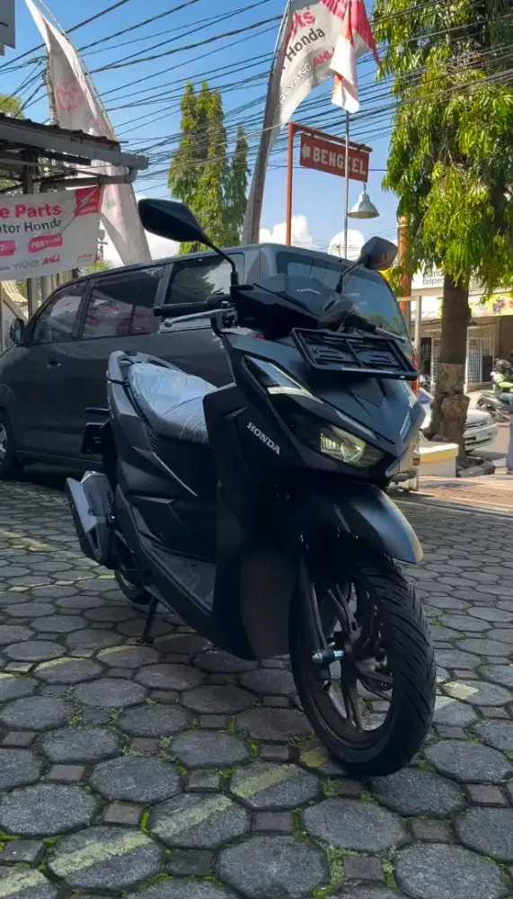 HONDA VARIO 125 ISS BLACK