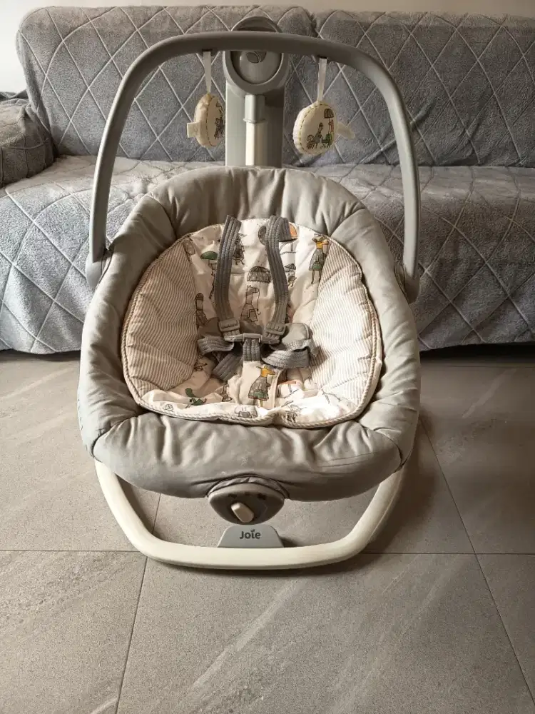 Bouncer Joie Serina 2 in 1 seri in The Rain