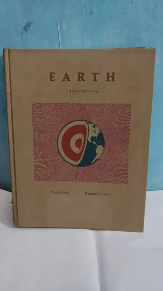 Buku import tentang bumi tebal mantap