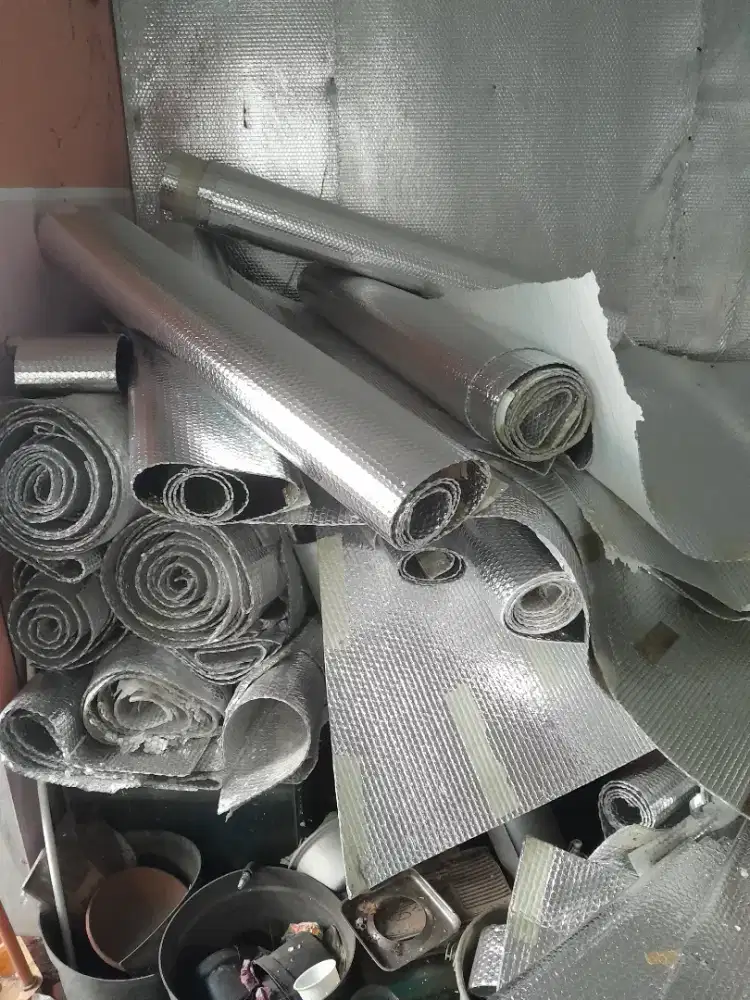 Aluminium foil peredam panas bubble insulasi