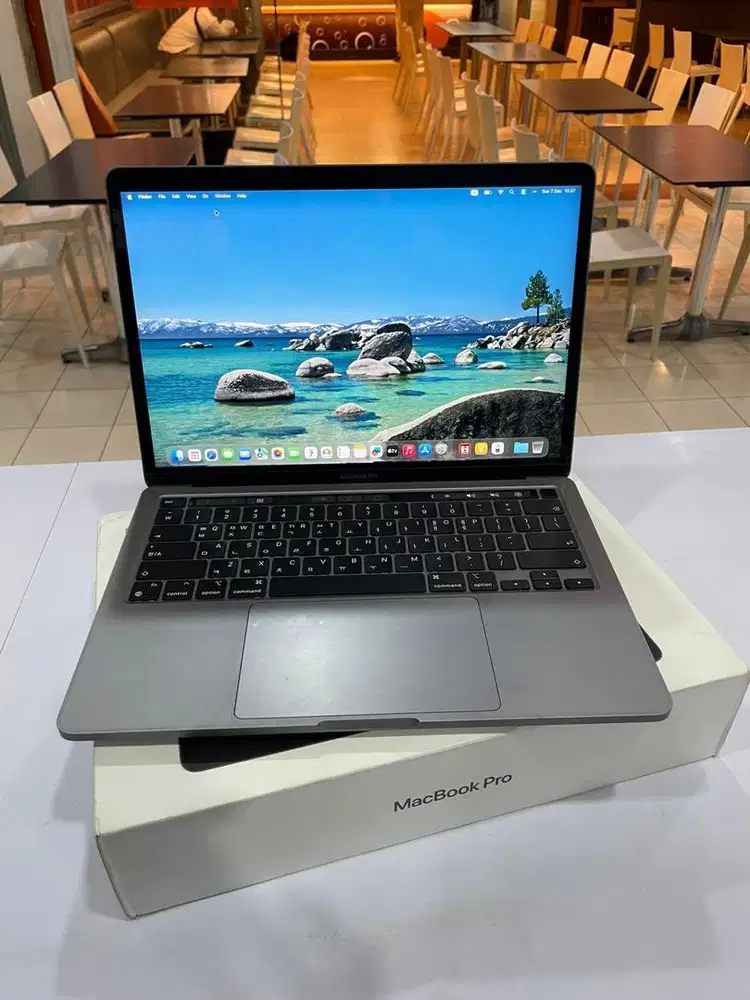Macbook pro m1 13-inch 8/512