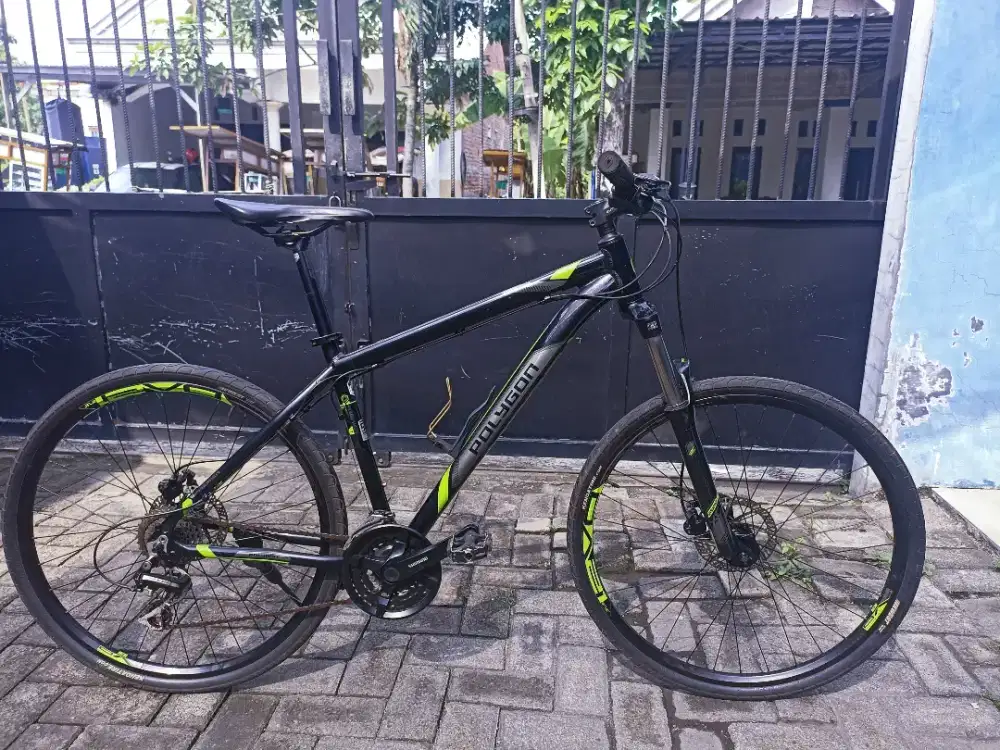 Sepeda MTB Polygon Premier 4.0,Size M 27.5