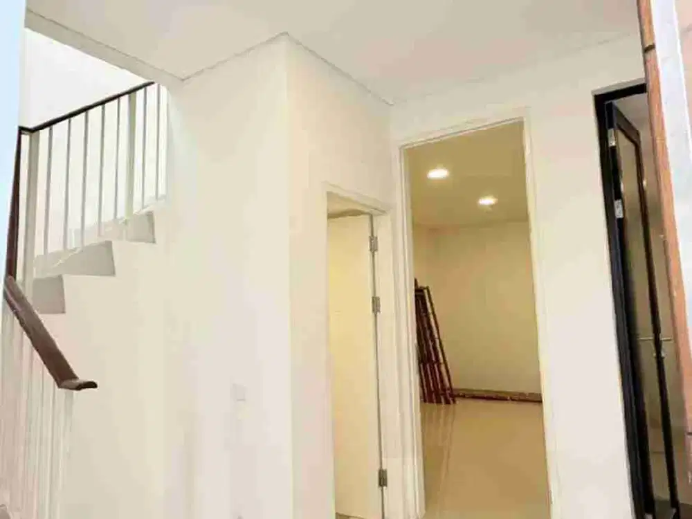 Dijual Rumah 2 lantai di NorthWest Hill Barang Langka Murah
