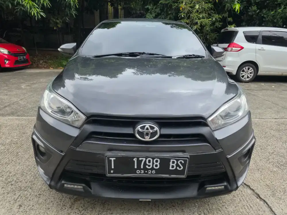 Dijual Toyota Yaris TRD Sportivo AT 2015 grey pajak on