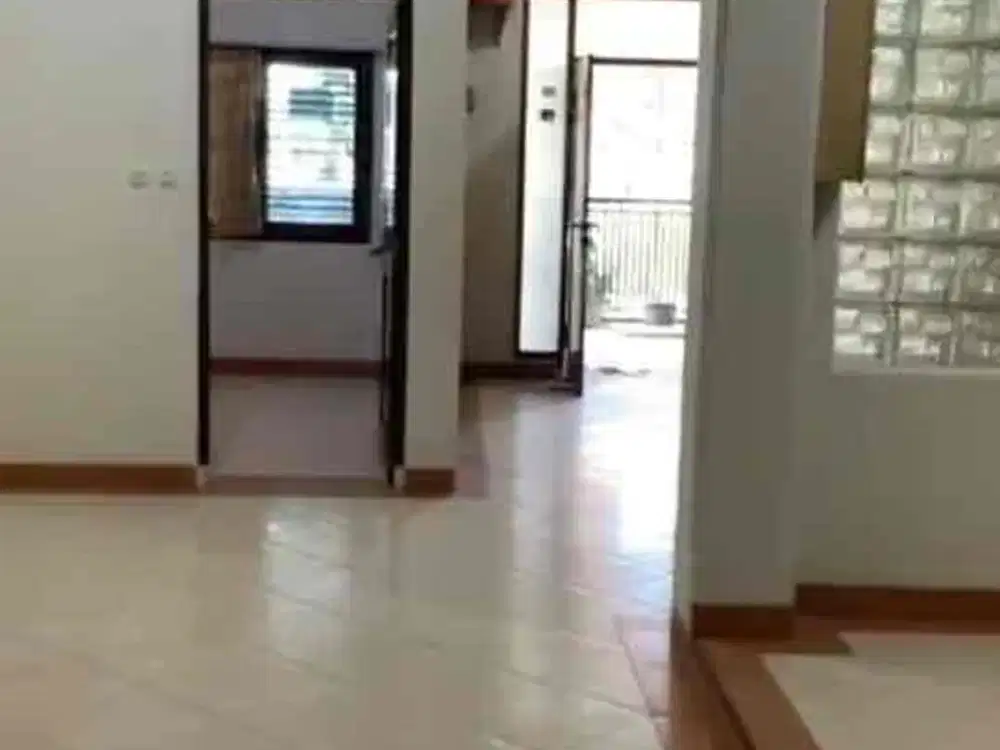 Di jual rumah 2lt di Taman surya 5 Jakarta Barat