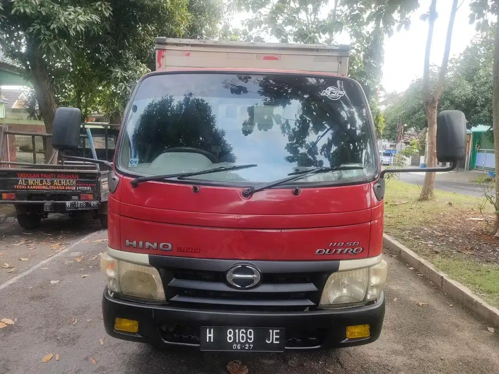 Dijual HINO DUTRO 2012