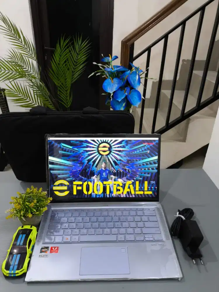 ASUS ZENBOOK  UX431DA-306 Superslim [SSD 512Gb]