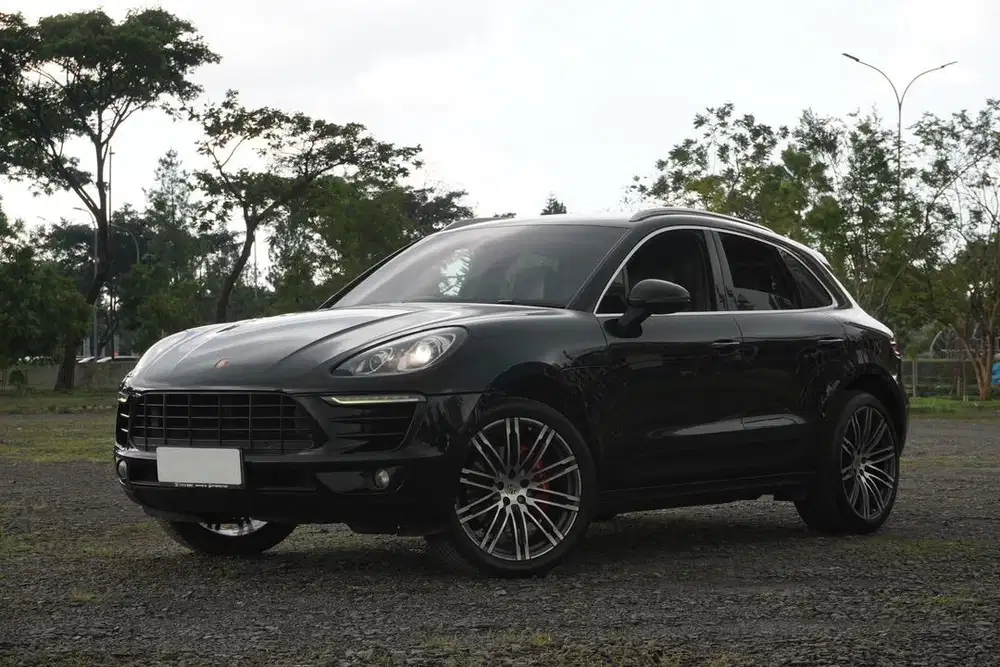Year End Sale Porsche Macan S 95B 3.0T V6 Twin-Turbo 2015 Hitam Black