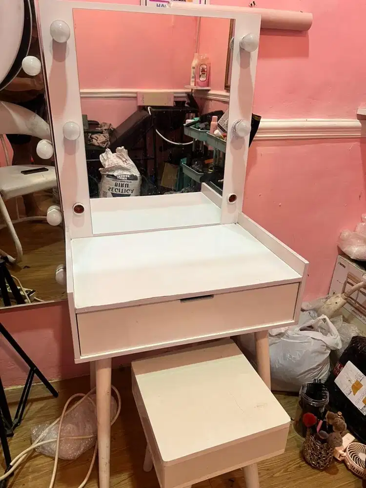 meja rias kecantikan murah