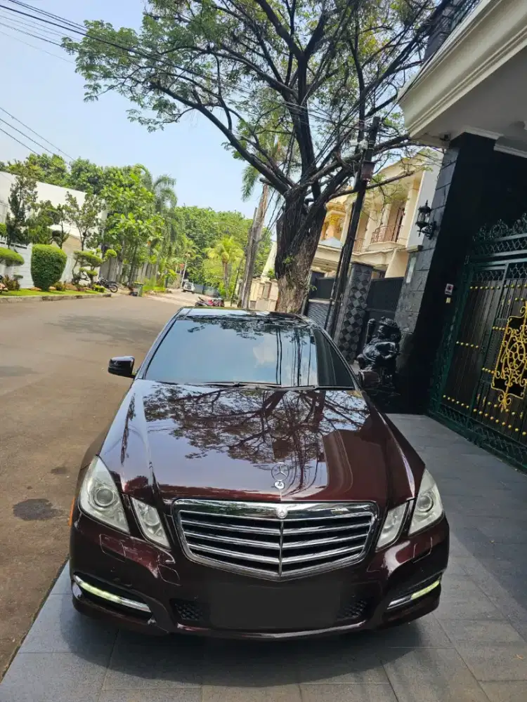 Mercedes Benz E300 Avantgarde (Low Km)