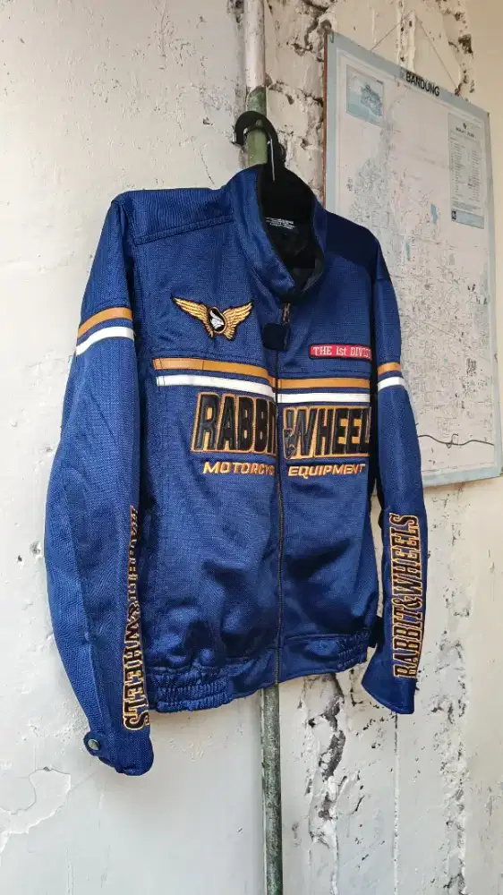 Jaket original Rabbit & Wheels biru gold ukuran L Masih seger