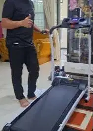 Treadmill Elektrik Walking Untuk Terapi