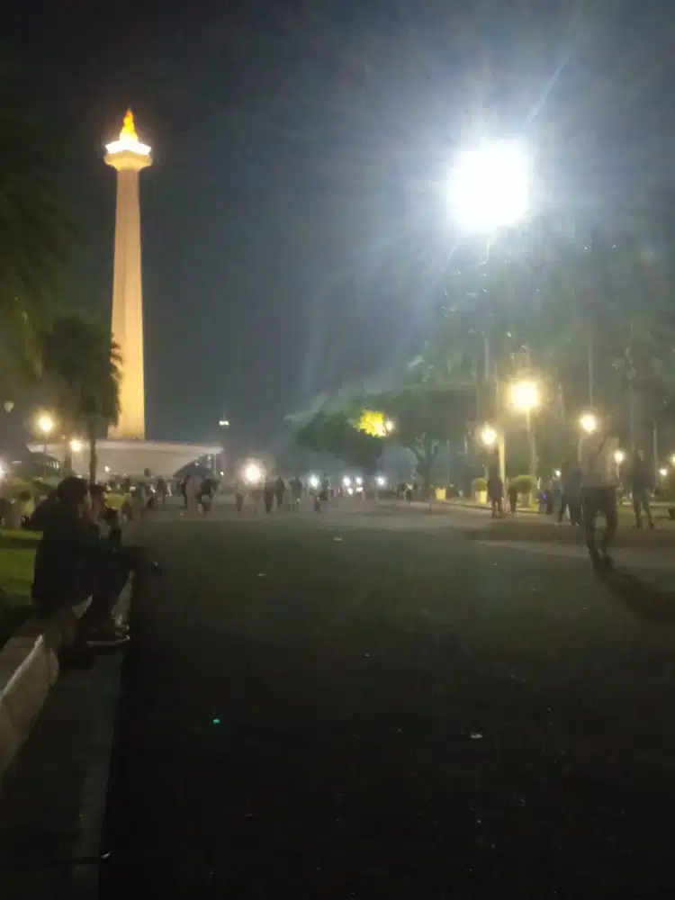 Loker art atau baby sitter