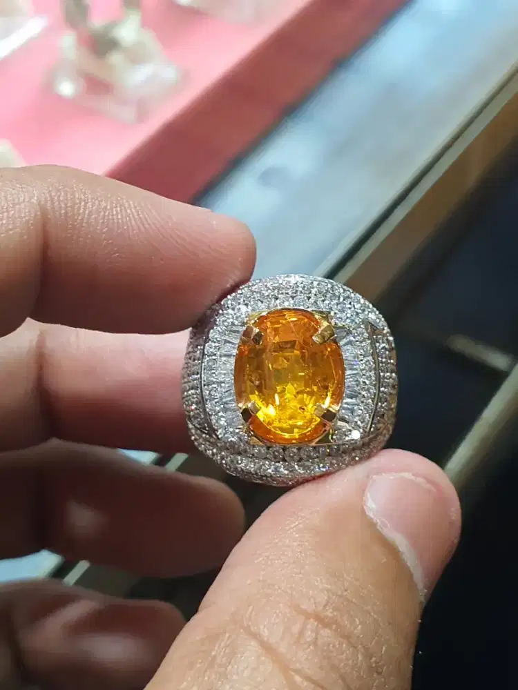 Natural Yellow Safir Srilanka 4,08Crat