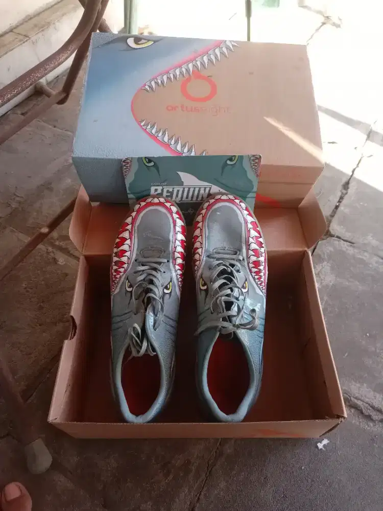 Sepatu futsal ortus requin