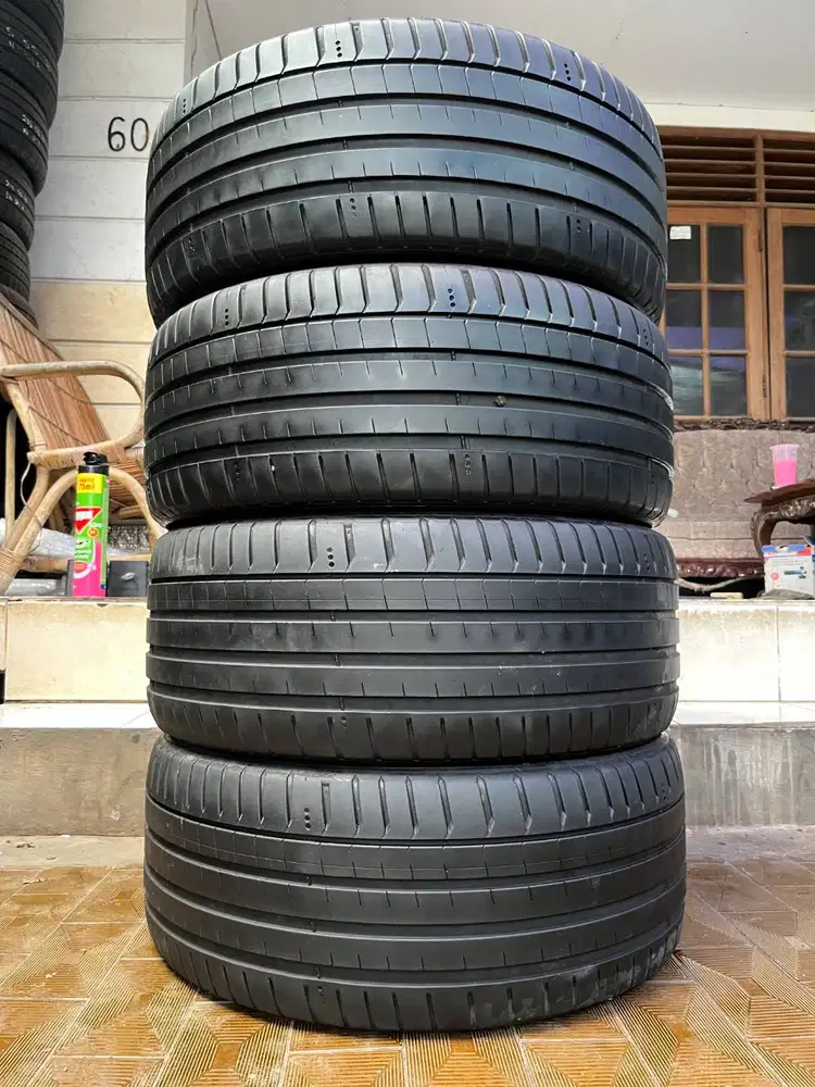 Ban Michelin Pilot Sport 5 235 45 r18 4Pcs