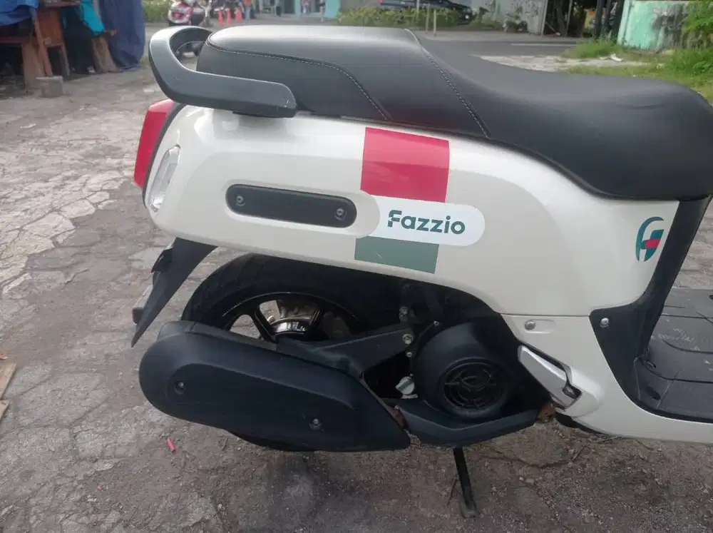 DIJUAL FAZZIO 2023 SILVER WARNA LANGKA