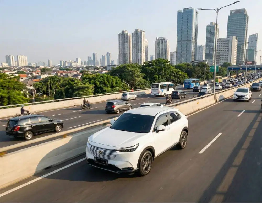 Honda HR-V 2022 E CVT White Pearl 200jtan aja