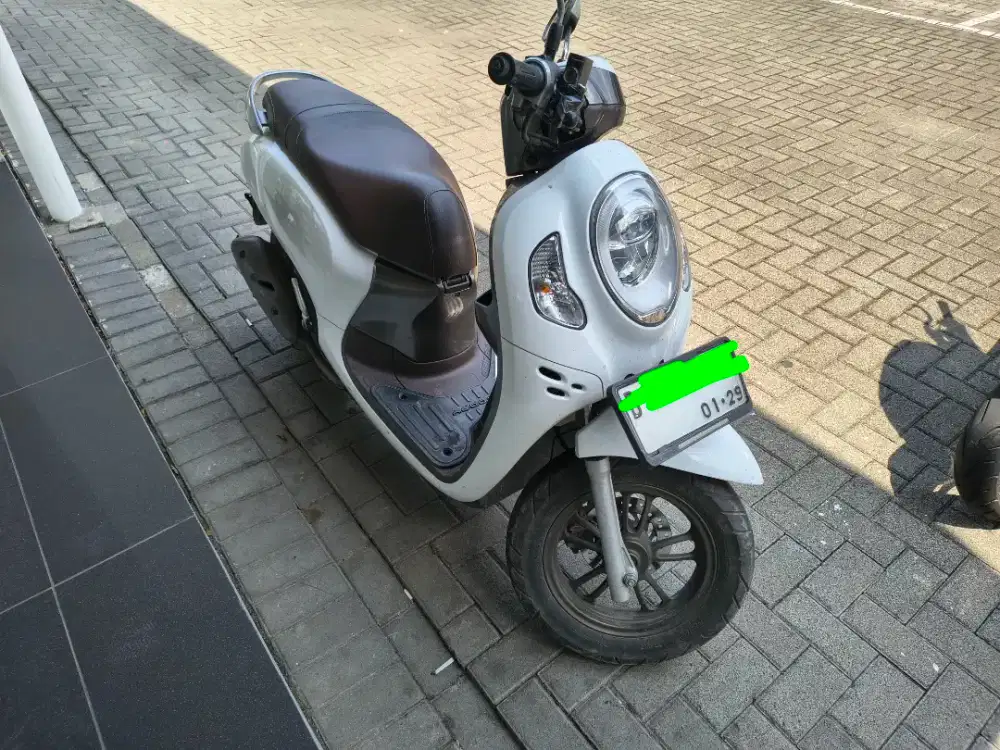 Scoopy Prestige 2024 Putih