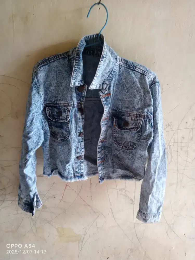 Baju bekas baru di pake 2 kali