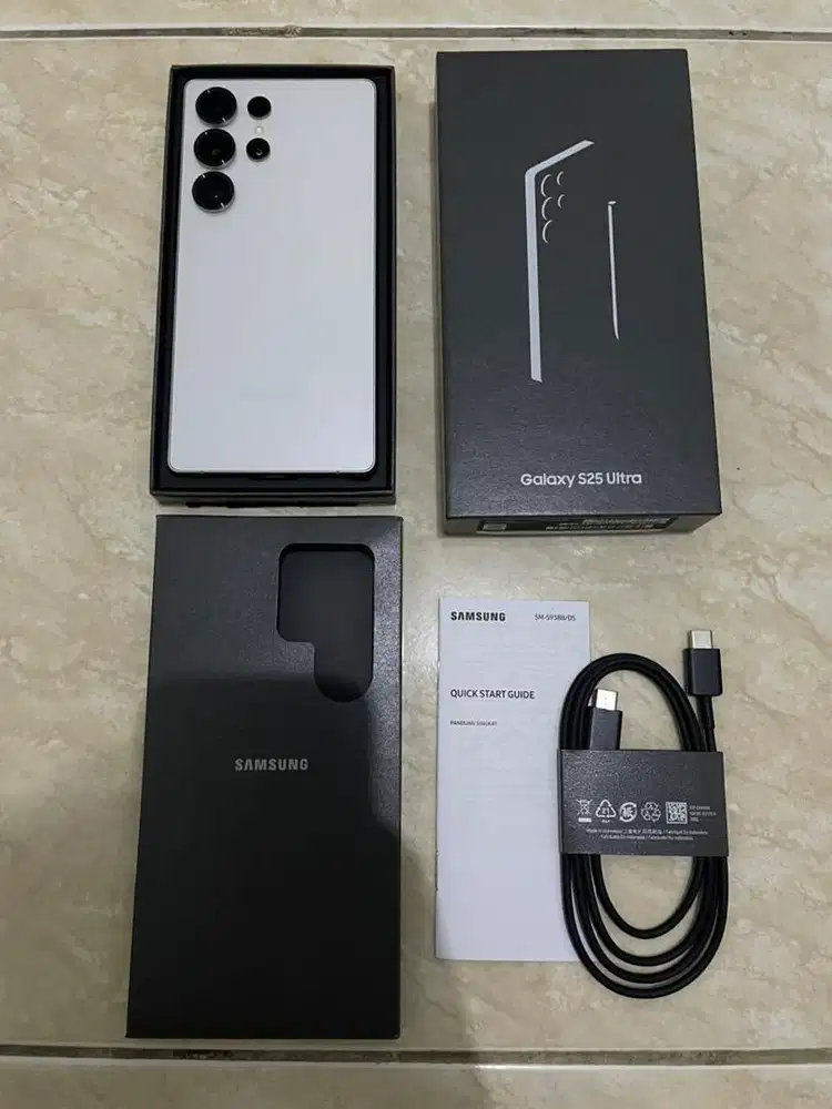 Samsung Galaxy S25 Ultra 12/256Gb Titanium White Silver