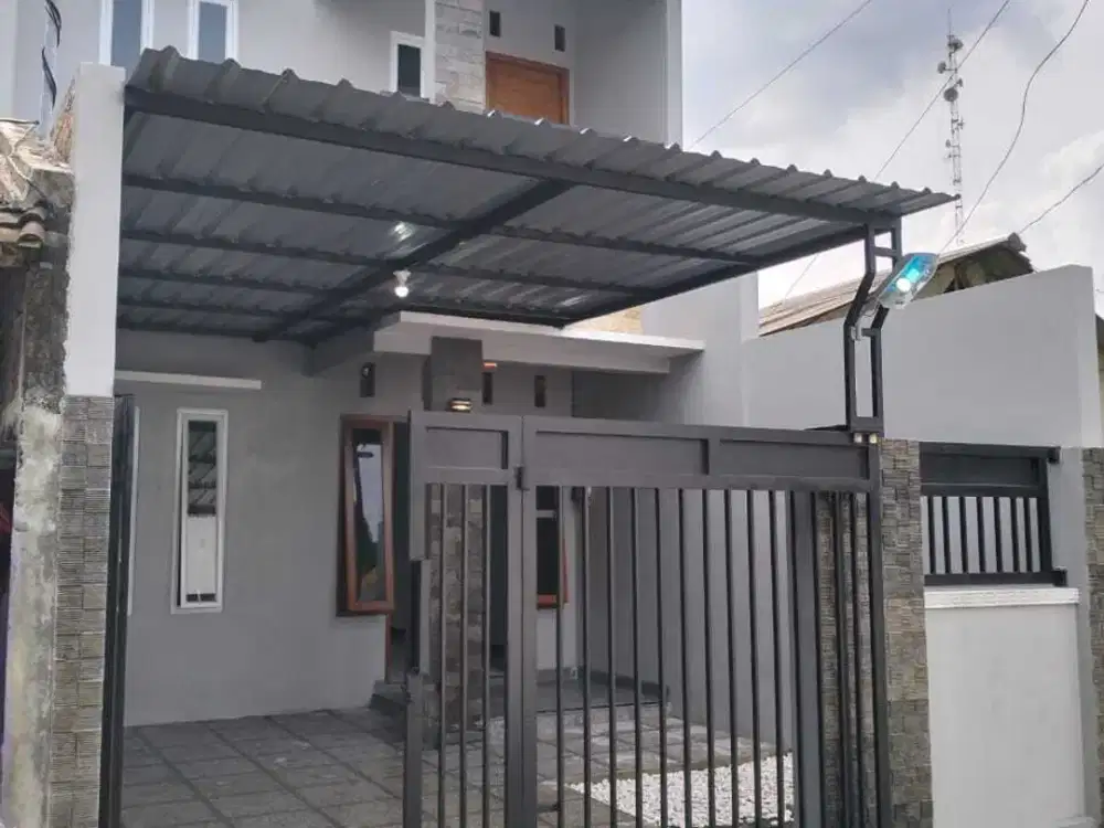 DI JUAL RUMAH 2 LANTAI SOLO KOTA