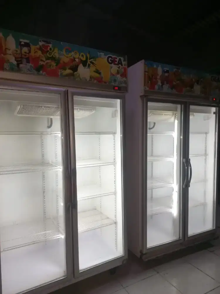 Pendingin minuman showcase 2 pintu