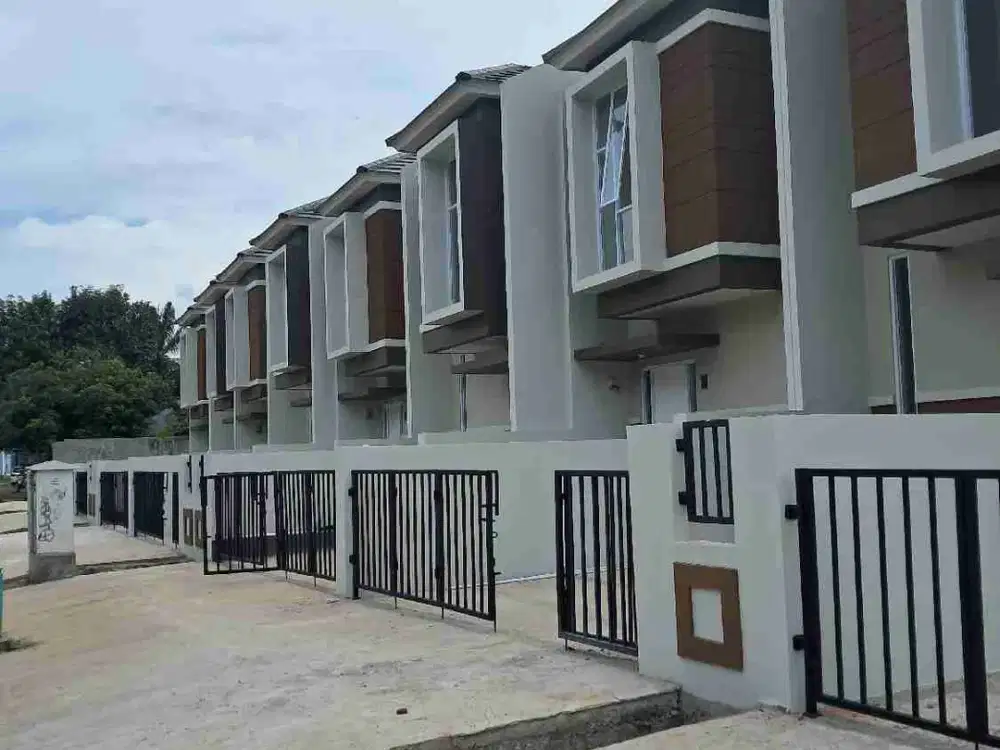 Rumah Usaha di Jalan Boulevard Vila Dago Pamulang Free DP dan Surat2
