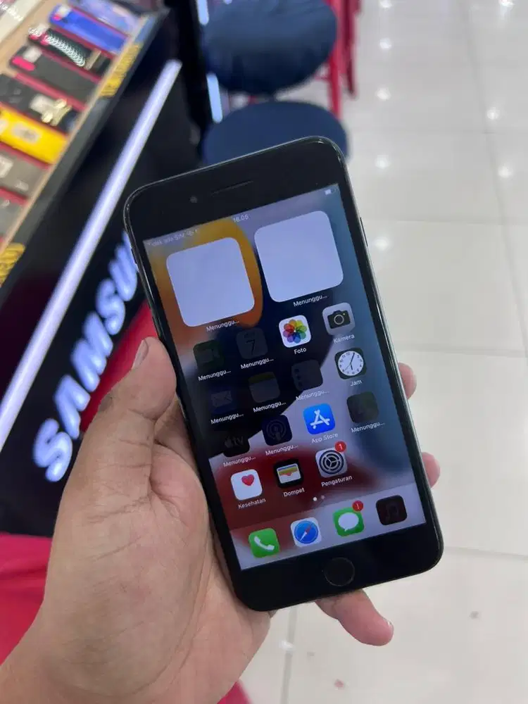 Iphone 7 plus 128GB unit aja mines kaca kamera 1 gada