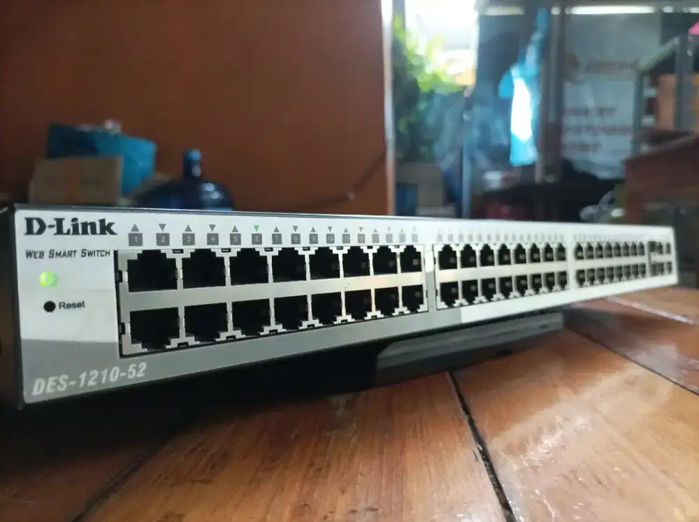 DLINK DES-1210-52 Managed Switch