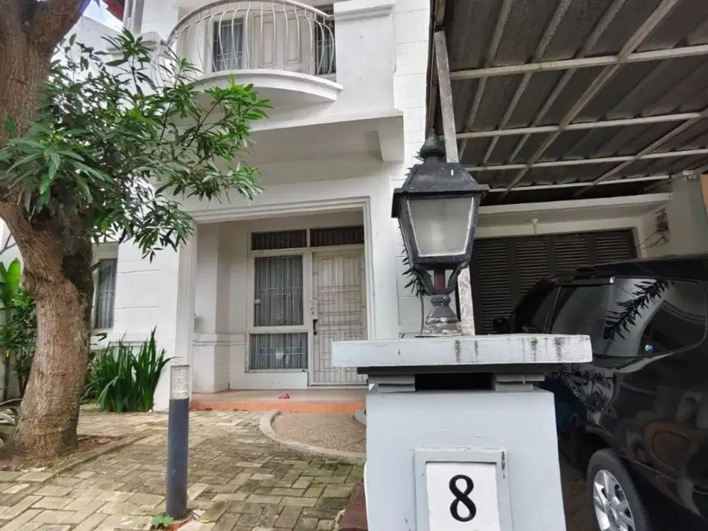 rumah terawat 2 lantai di pasteur siap huni