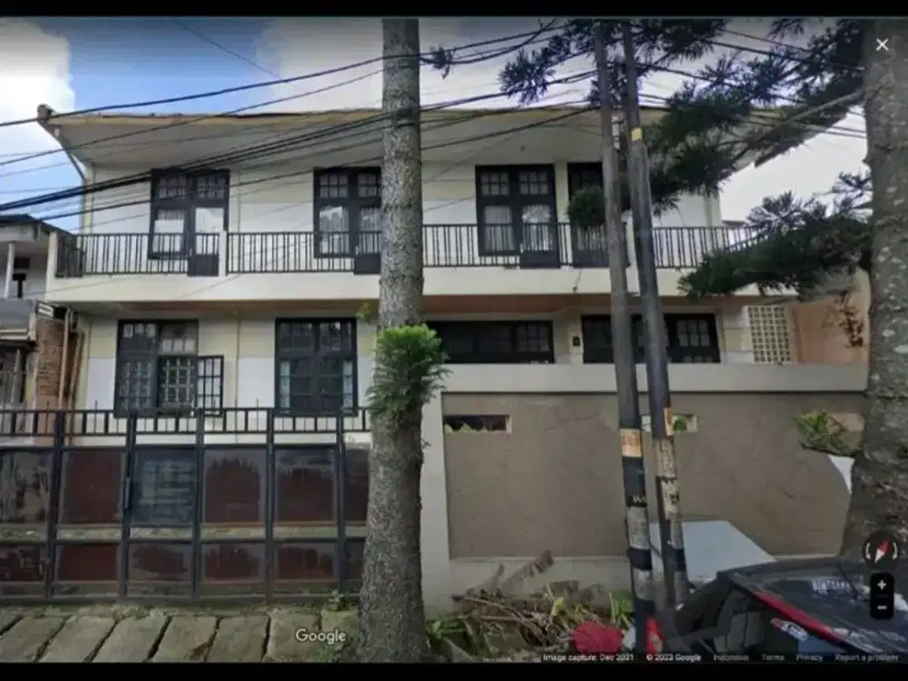 Rumah 2 lantai lokasi strategis, cocok untuk inves rumah kost atau kantor