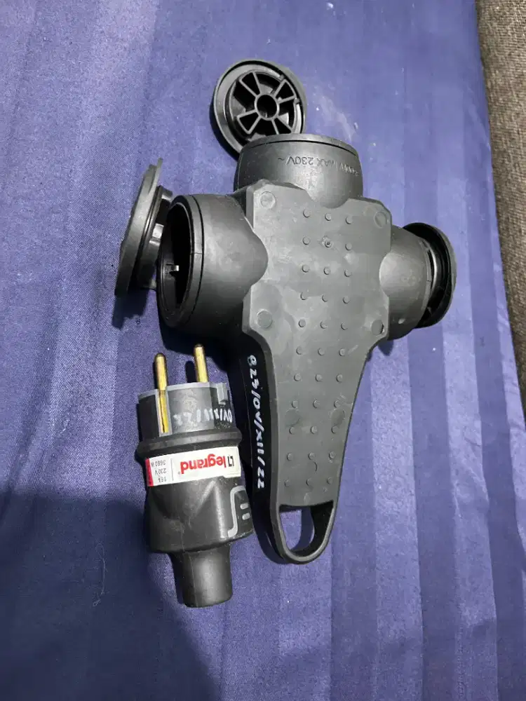 Legrand T &  Steker Karet 2 Pin