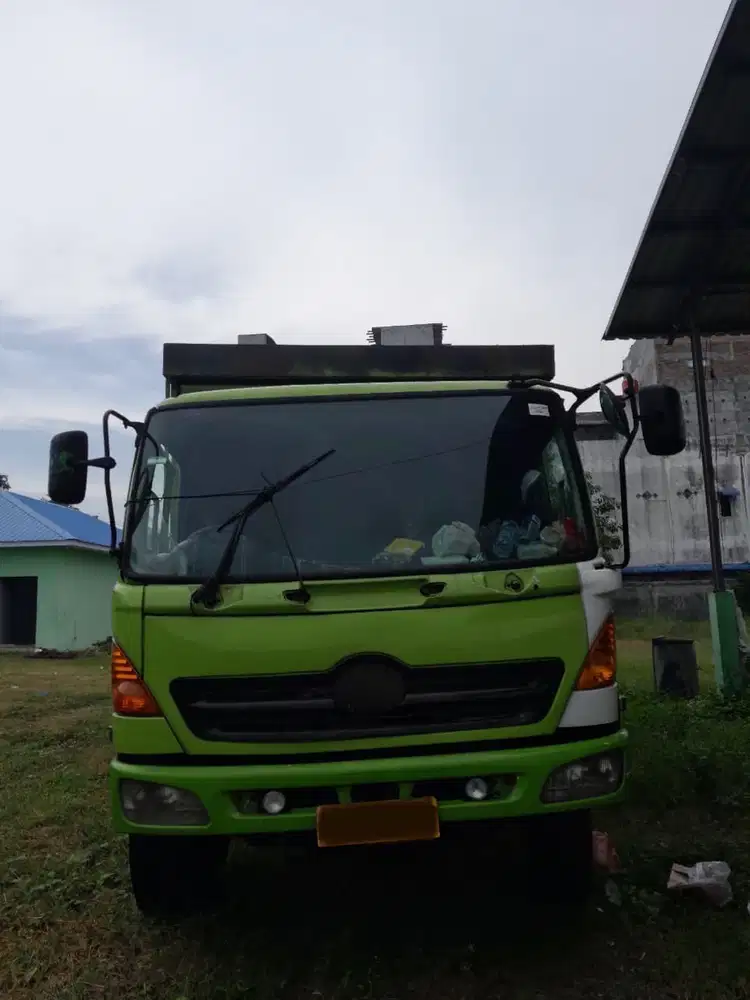 Dijual Hino FL 235 JW tahun 2013 (MEDAN)