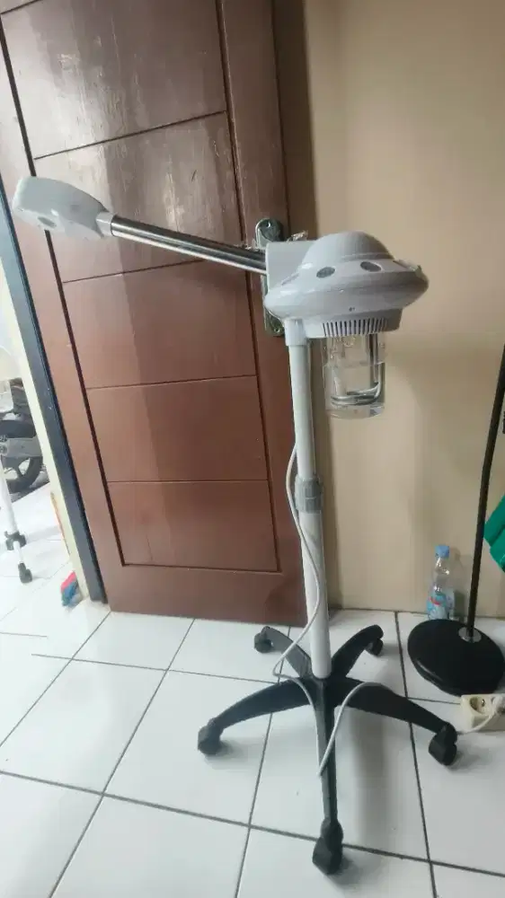 Vapozone / hot steamer standing untuk facial, salon, klinik kecantikn,