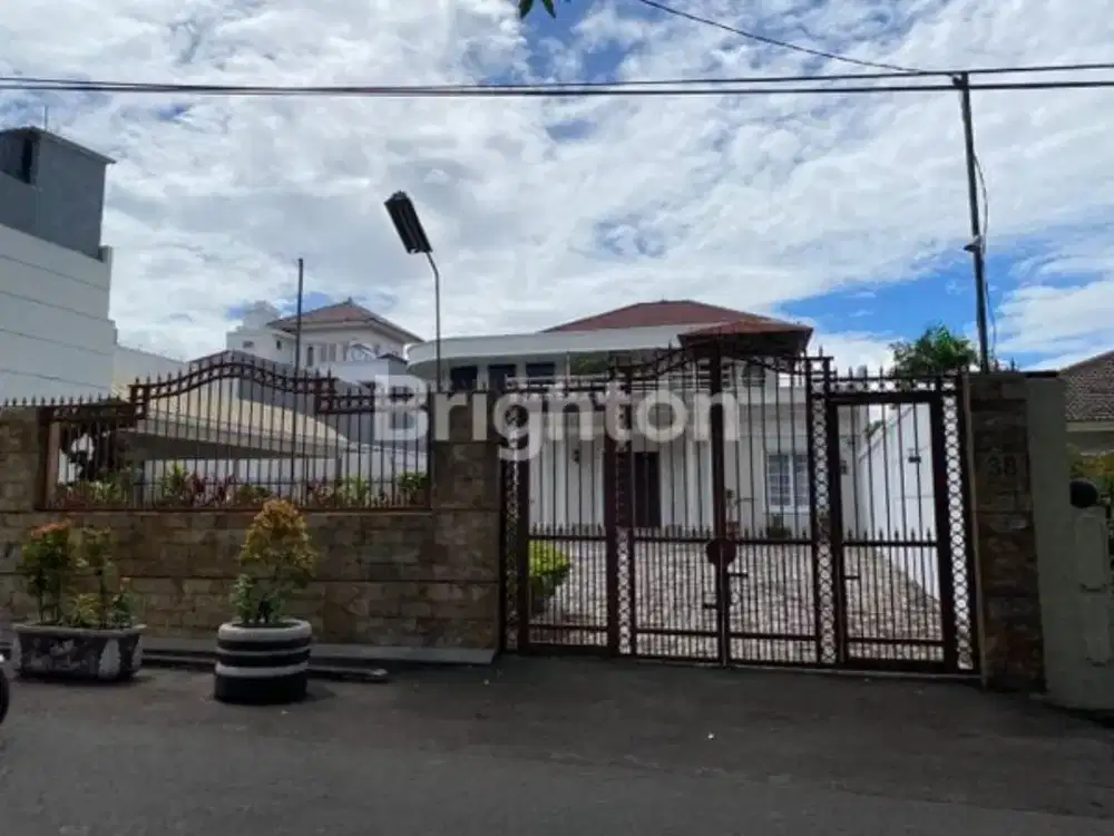 Rumah 2 Lantai Luas 1200 di Kemanggisan Jakarta Barat
