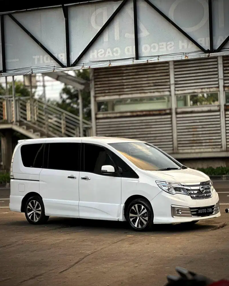 Caah Nissan Serena Autech 2015 panoramic
