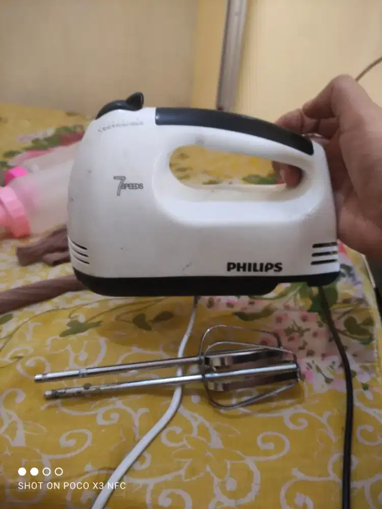 Hand mixer Roty dan kue